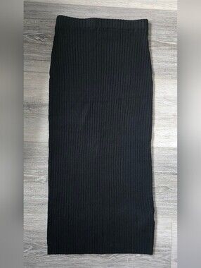 H&M Black Ribbed Knit Midi Skirt